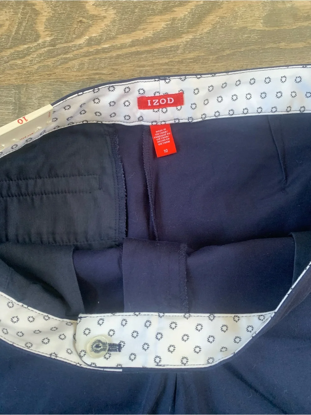 Izod Navy Preppy Women's Tailored Stretch Shorts